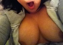 Selfie de mes gros seins sexy